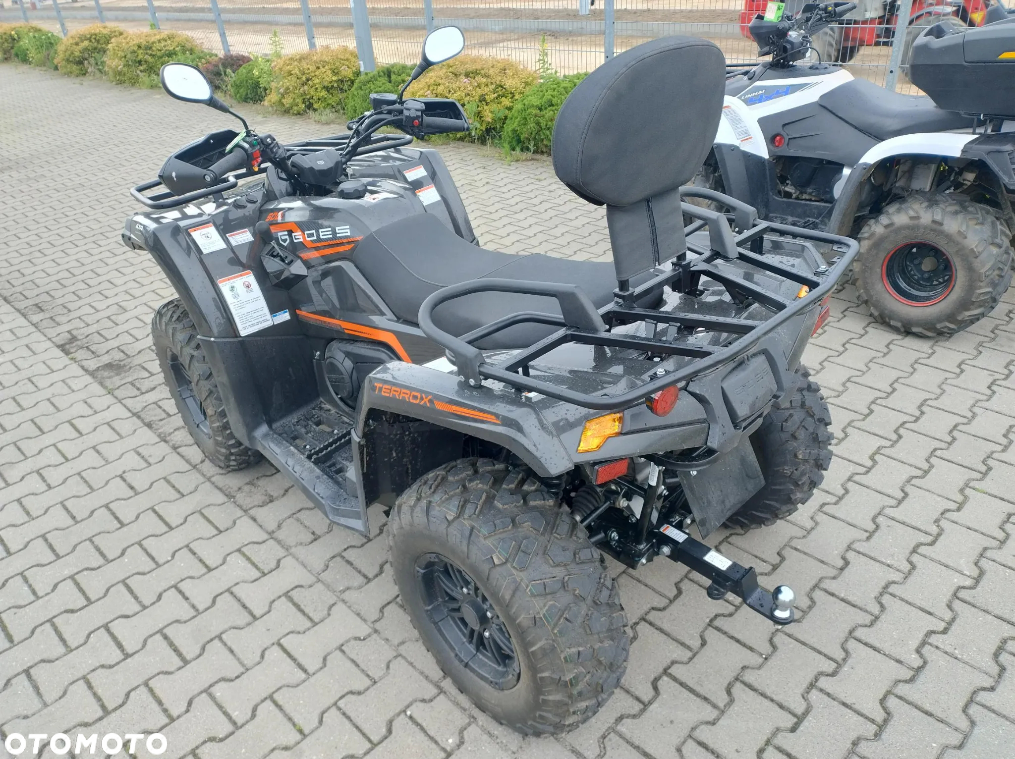 CFMoto CForce - 12