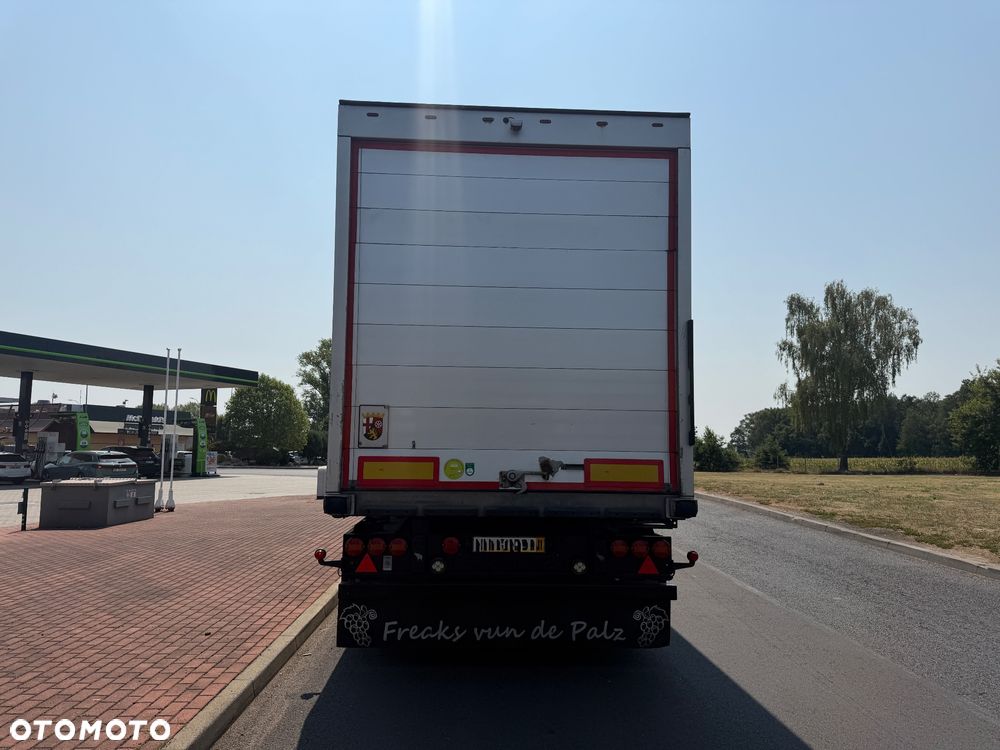 Schmitz Cargobull Izoterma kontener schmitz oś podnoszona i oś skrętna sprowadzona z Niemiec idealny stan 2x paleciara - 3