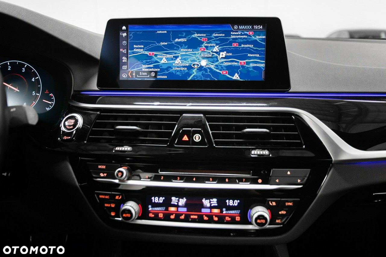 BMW Seria 5 M550d xDrive - 28
