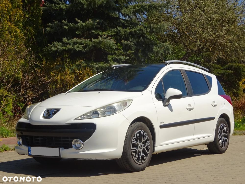 Peugeot 207 - 1