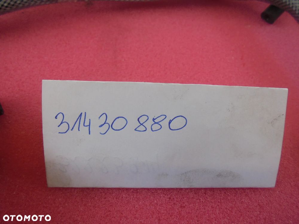 VOLVO XC60 II MILD HYBRID PODCISNIENIE 2,0 DIESEL - 2