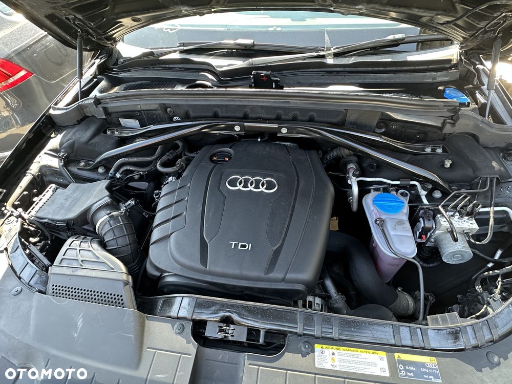 SILNIK KOMPLETNY AUDI Q5 CGL - 1