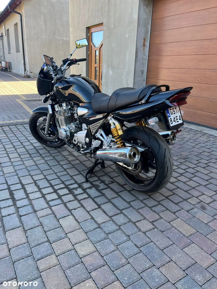 Yamaha XJR - 3