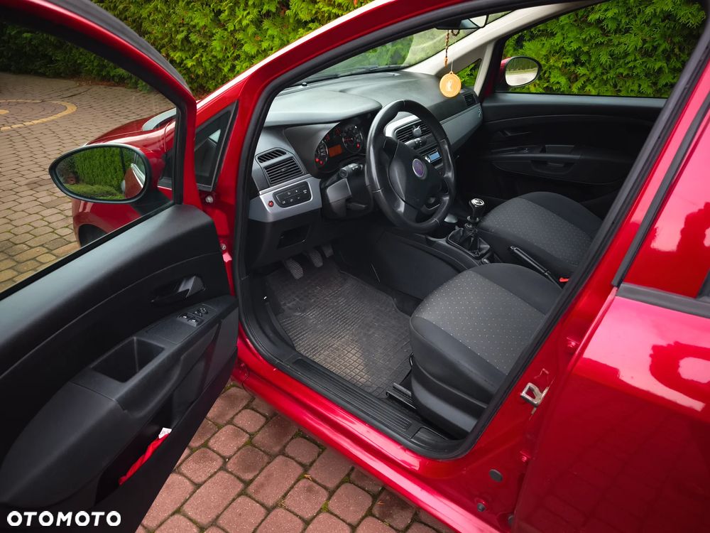 Fiat Grande Punto - 10