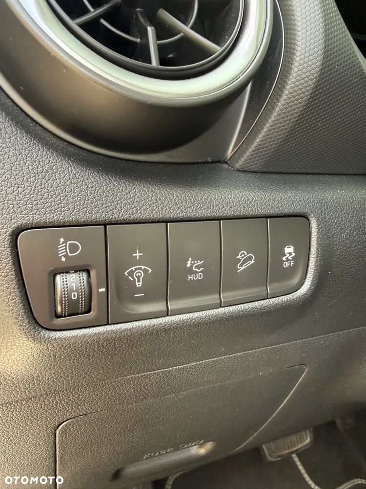 Hyundai Kona 1.6 GDI DCT Hybrid Style - 17