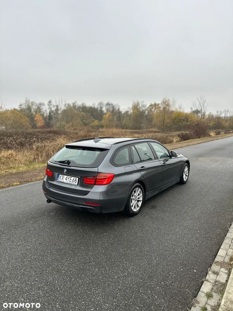 BMW Seria 3 318d Sport Line - 9