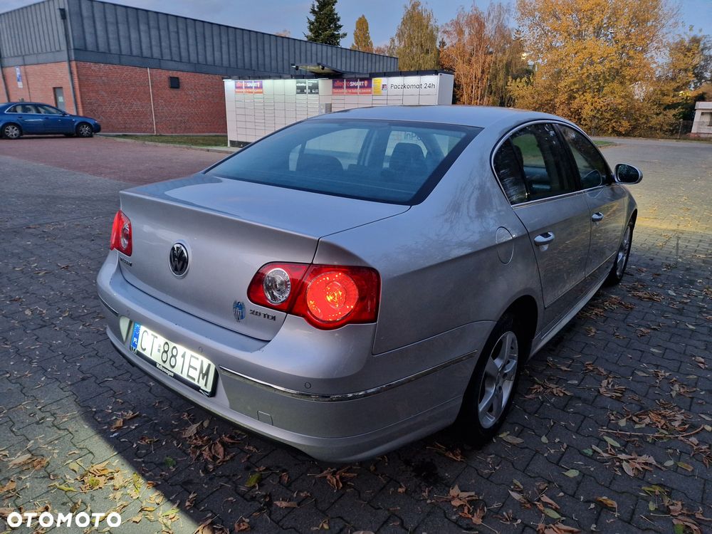 Volkswagen Passat - 3