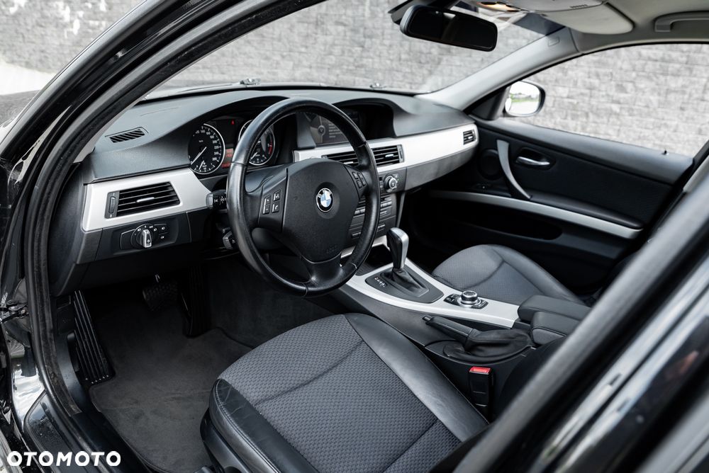 BMW Seria 3 320d xDrive DPF - 16