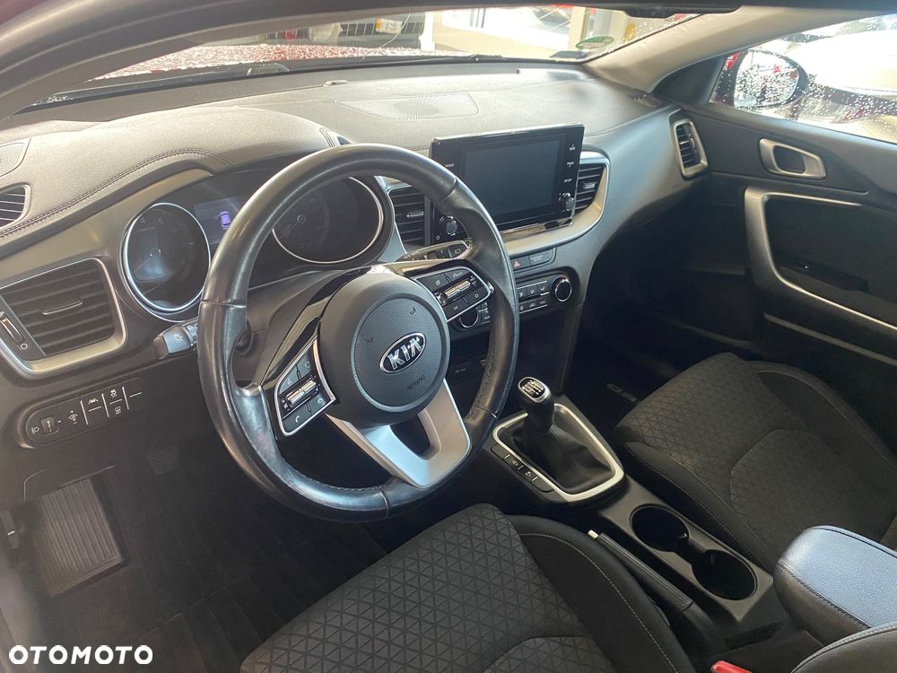 Kia Ceed 1.4 T-GDI M - 10
