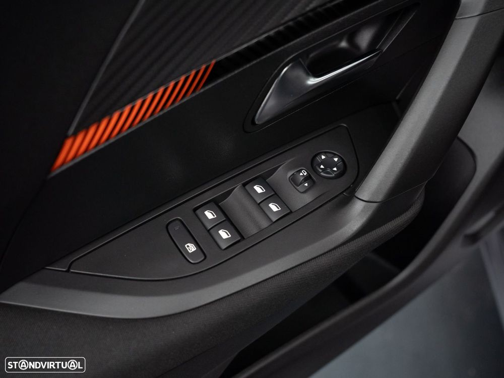 Peugeot 2008 1.2 PureTech Active Pack - 15