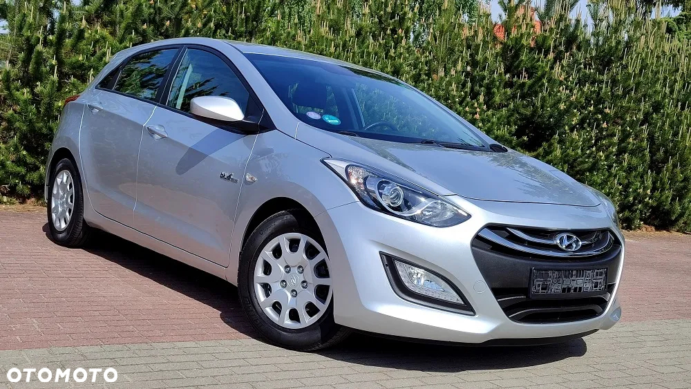 Hyundai i30 1.6 GDI Classic + - 23