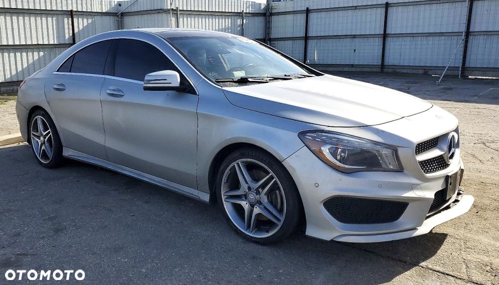 Mercedes-Benz CLA 250 4Matic 7G-DCT AMG Line - 3