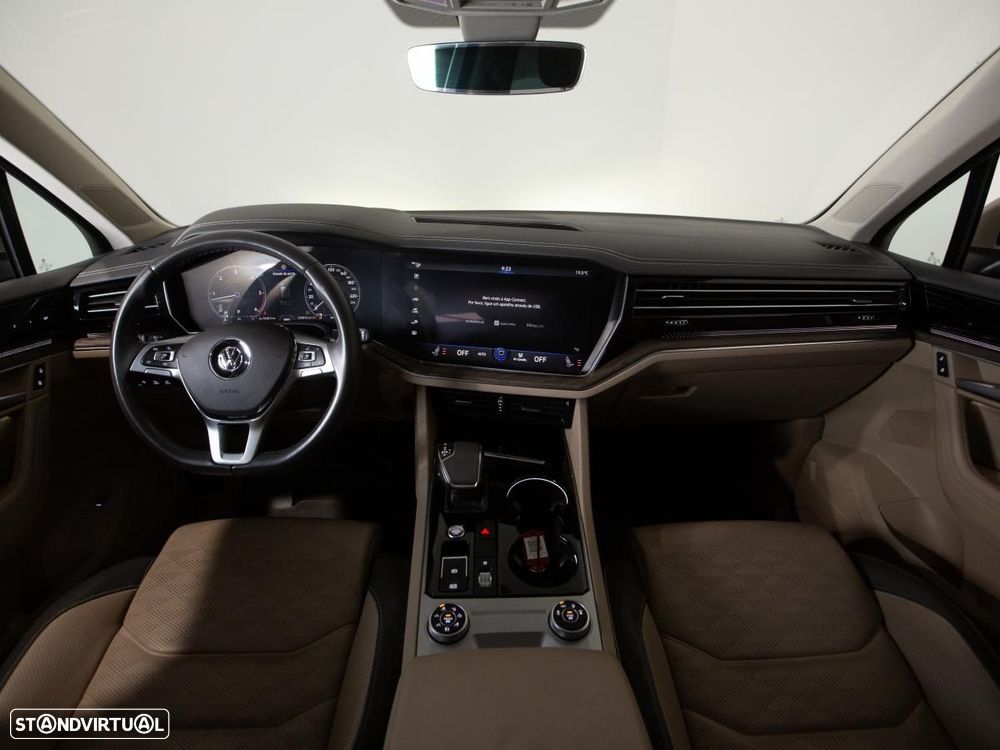 VW Touareg 3.0 TDI V6 Elegance Plus - 6