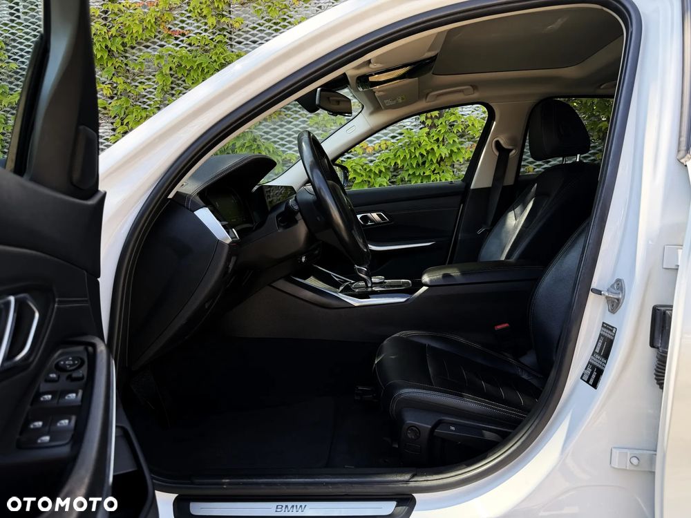 BMW Seria 3 320i GPF Luxury Line - 10