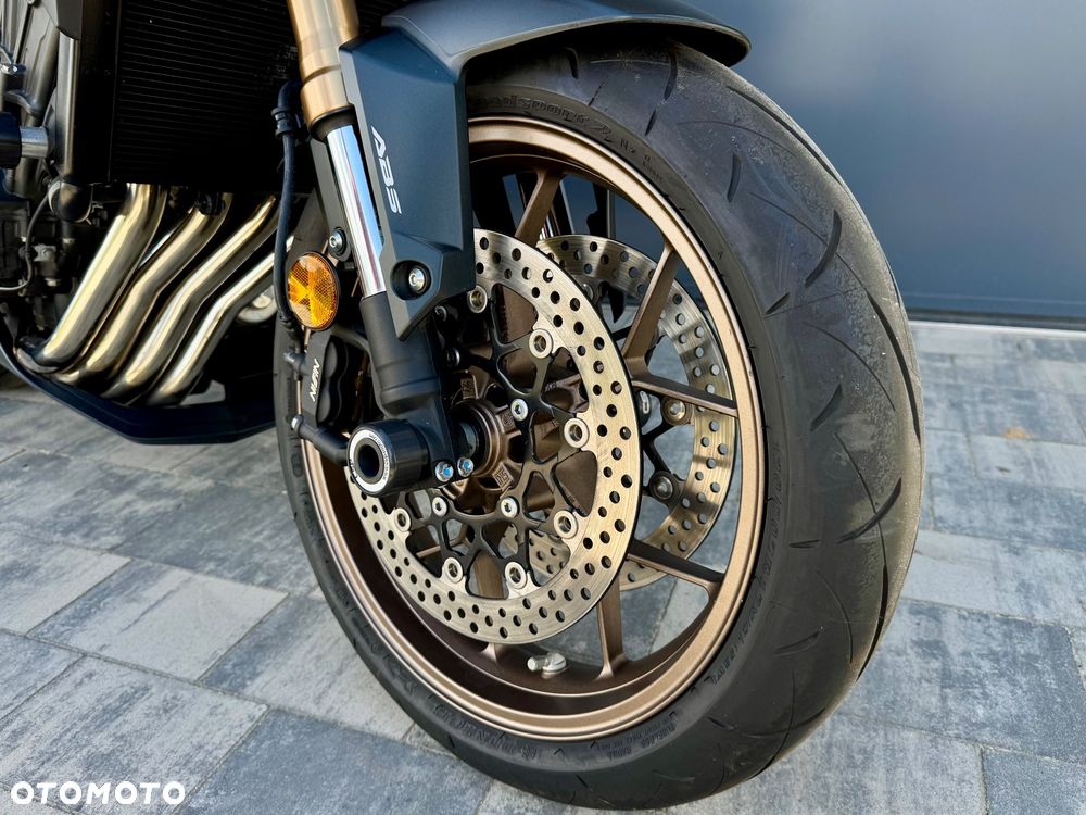 Honda CB - 10