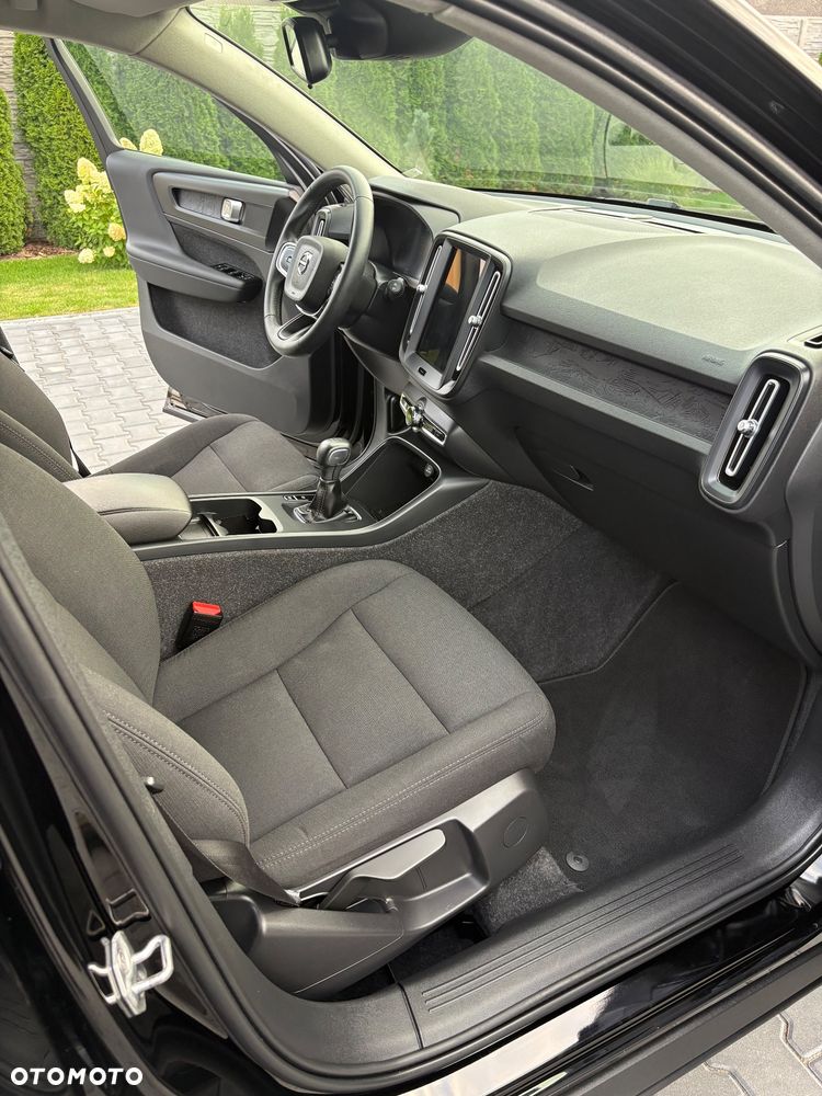 Volvo XC 40 T3 Momentum Pro - 29