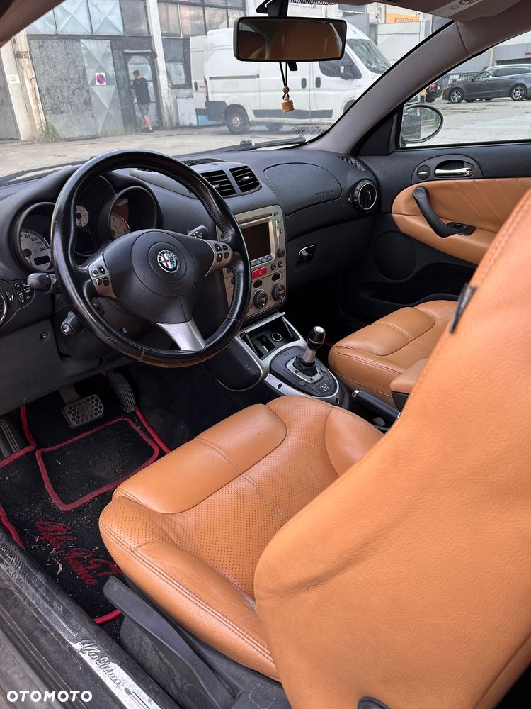 Alfa Romeo GT 2.0JTS Distinctive Sel - 2