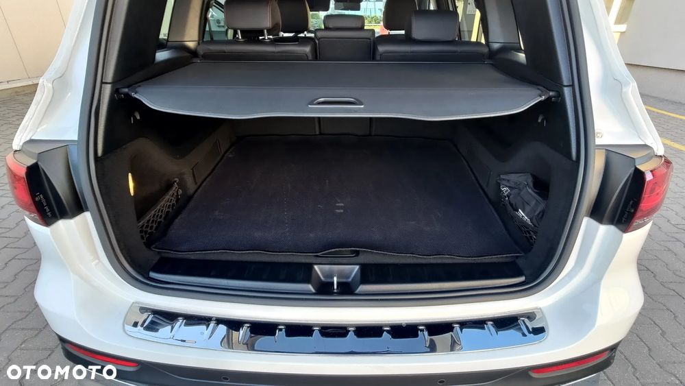 Mercedes-Benz GLB 200 4-Matic AMG Line 8G-DCT - 10