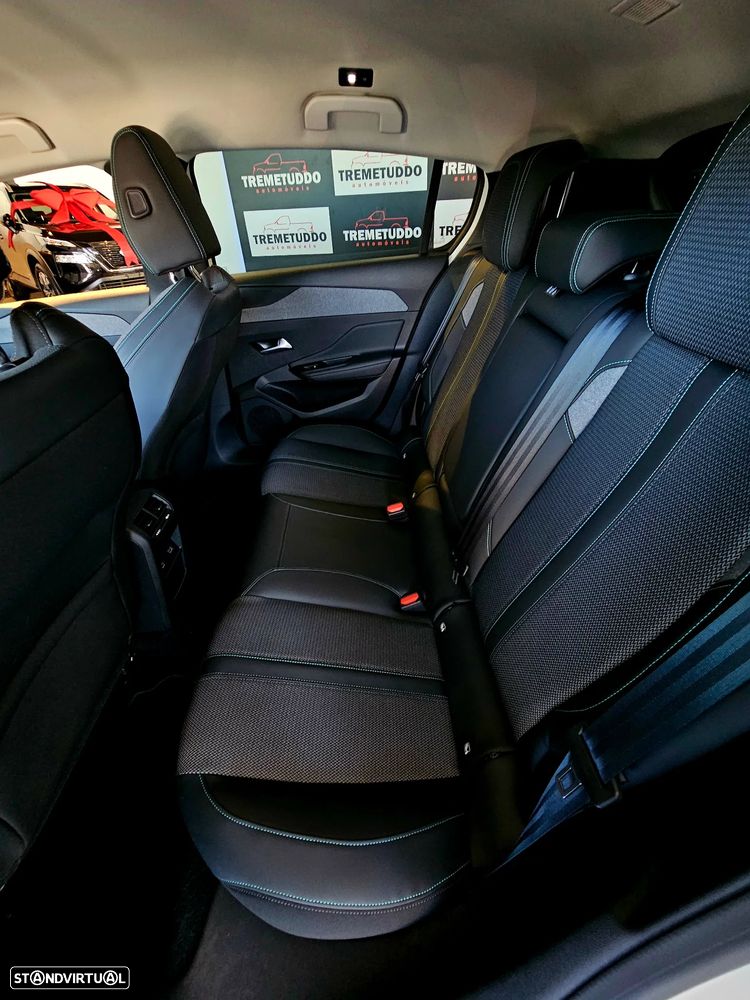 Peugeot 308 PureTech 130 EAT8 Allure - 27