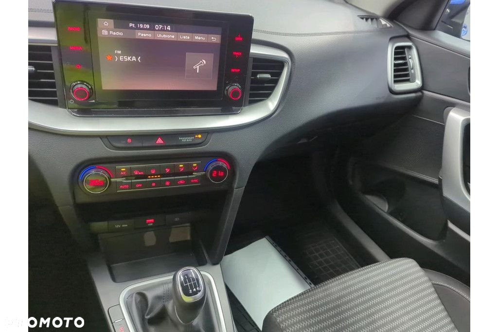 Kia Ceed 1.5 T-GDI M - 6