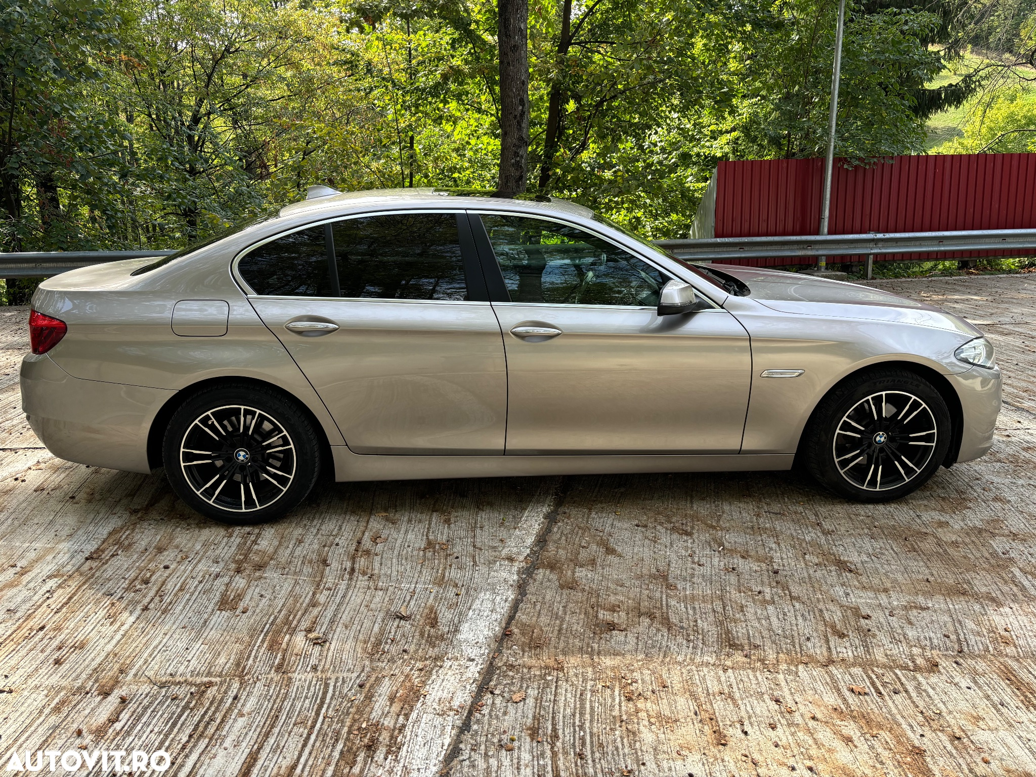 BMW Seria 5 520d Aut. Luxury Line - 3