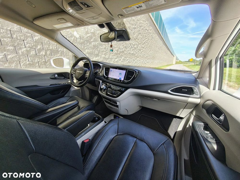 Chrysler Pacifica - 14