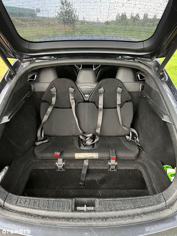 Tesla Model S 85 D - 19