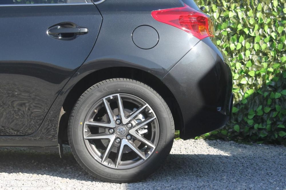 Toyota Auris 1.4 D-4D Exclusive - 41