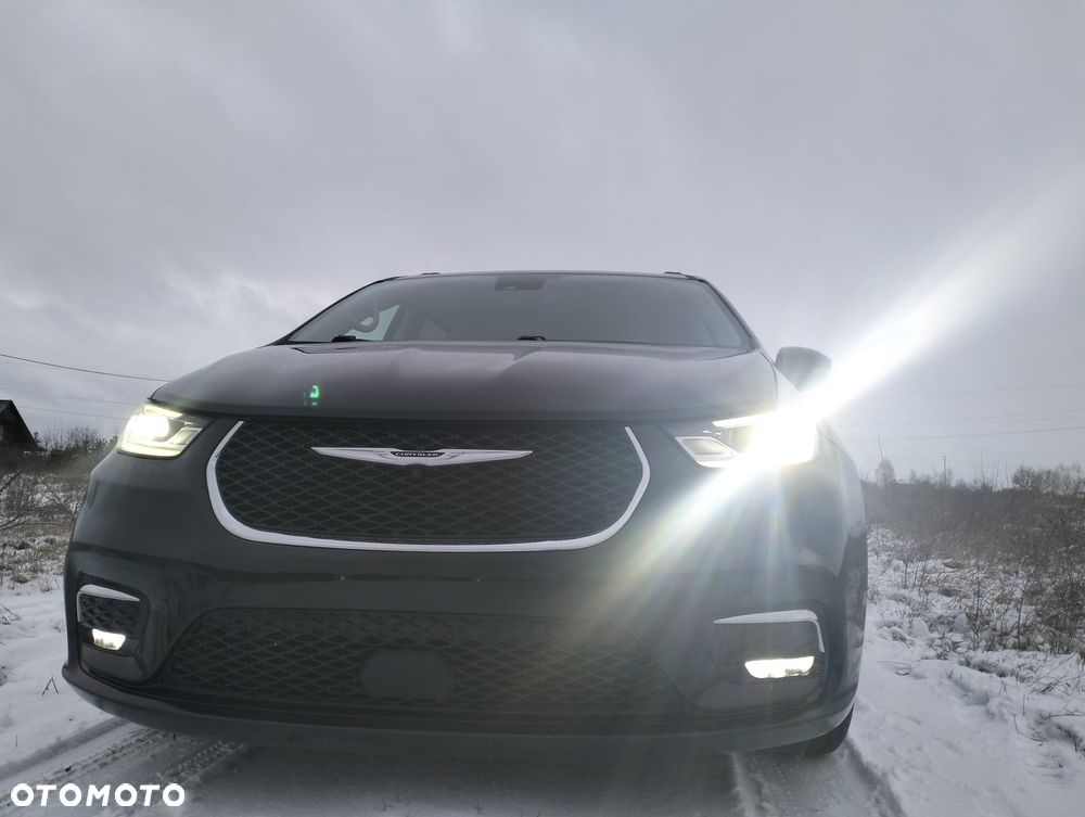 Chrysler Pacifica - 5
