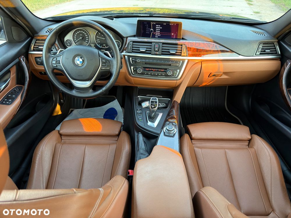 BMW Seria 3 328i Luxury Line - 28