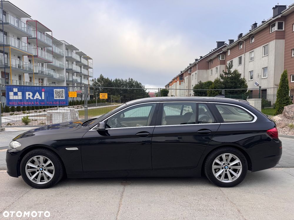 BMW Seria 5 525d xDrive Luxury Line - 2
