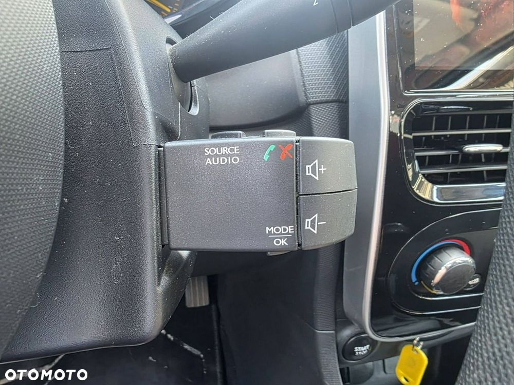 Renault Clio 1.2 16V Life EU6 - 14