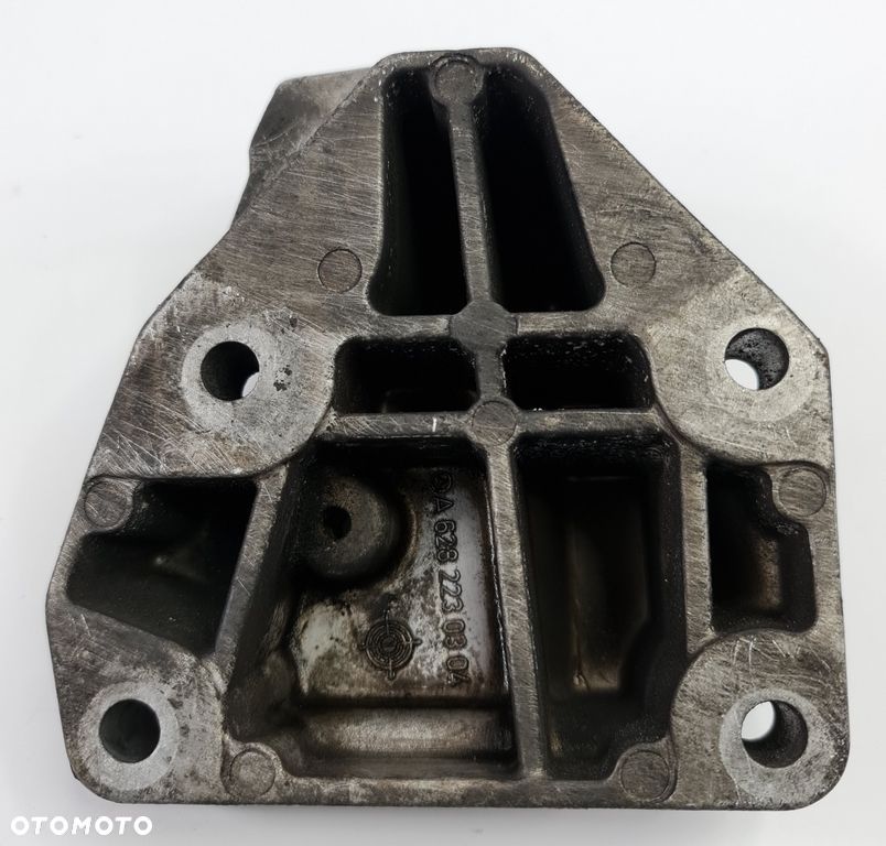 ŁAPA SILNIKA MERCEDES W163 4.0 CDI A6282230304 - 3