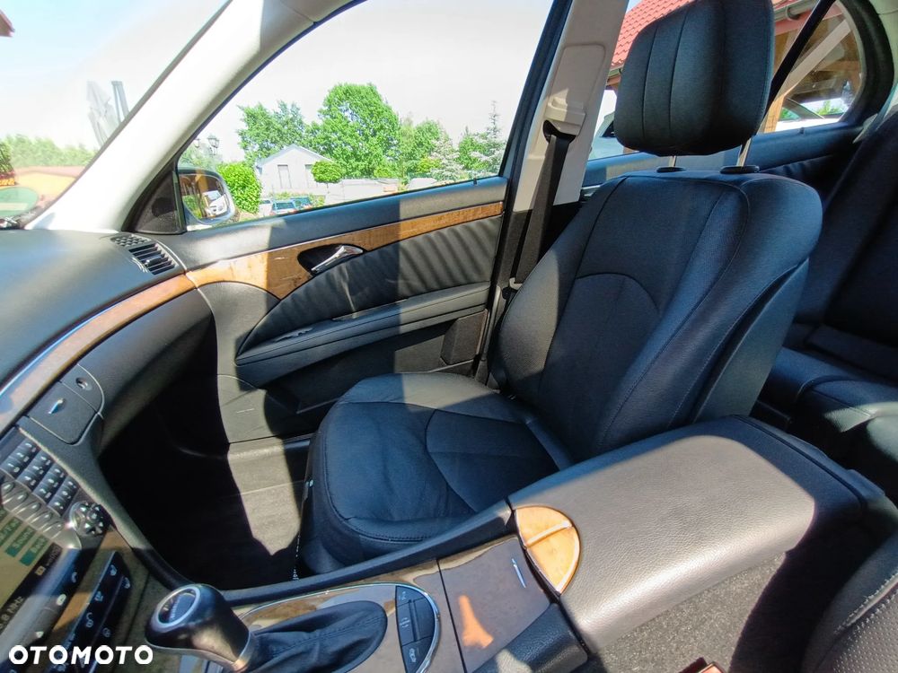 Mercedes-Benz Klasa E 300 BLUETEC Avantgarde - 25