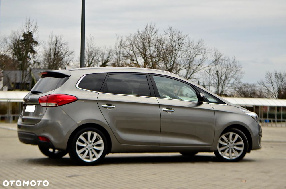 Kia Carens 1.7 CRDi L 7os - 13