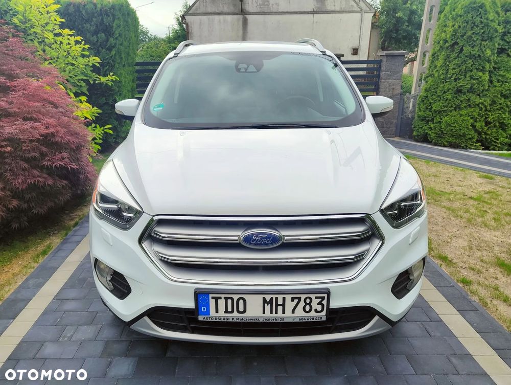Ford Kuga 1.5 EcoBoost 2x4 Titanium - 2