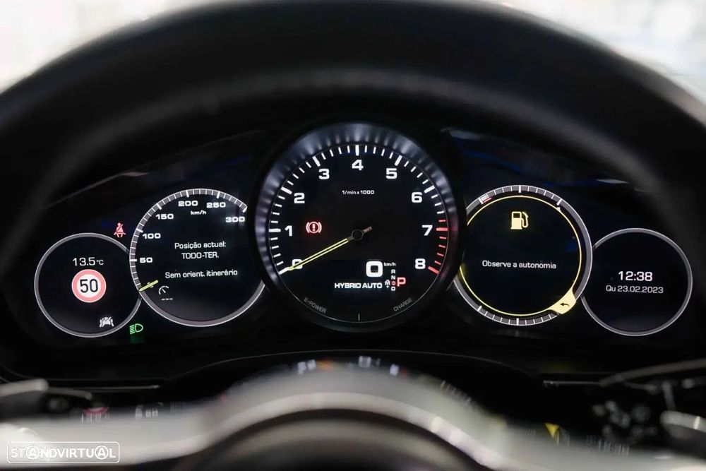 Porsche Panamera 4 E-Hybrid Platinum Edition - 17