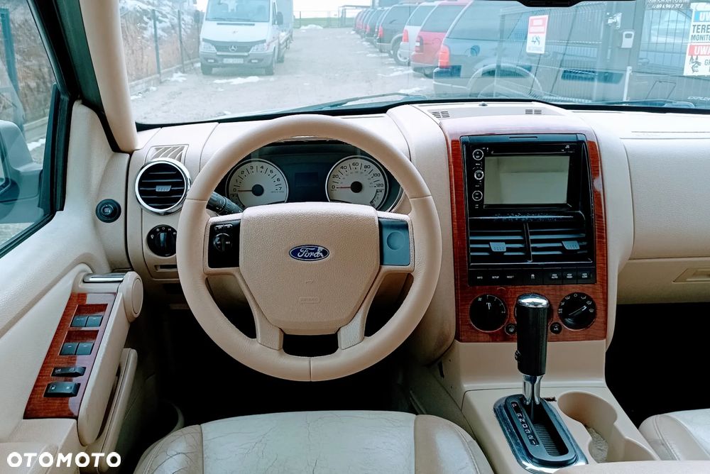 Ford Explorer 4.0 4WD - 6