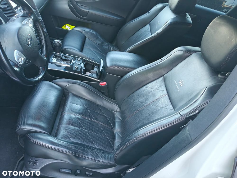 Infiniti QX70 3.0d S Premium - 9