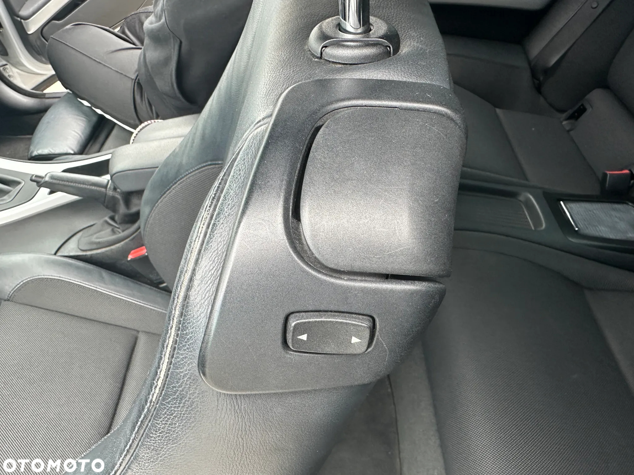 BMW Seria 3 320i Coupe - 37