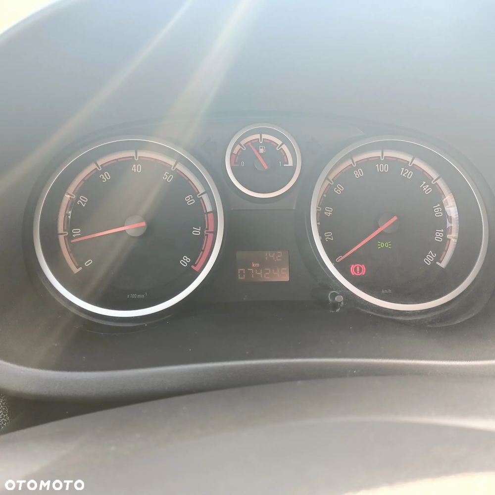 Opel Corsa 1.2 16V Cosmo - 13