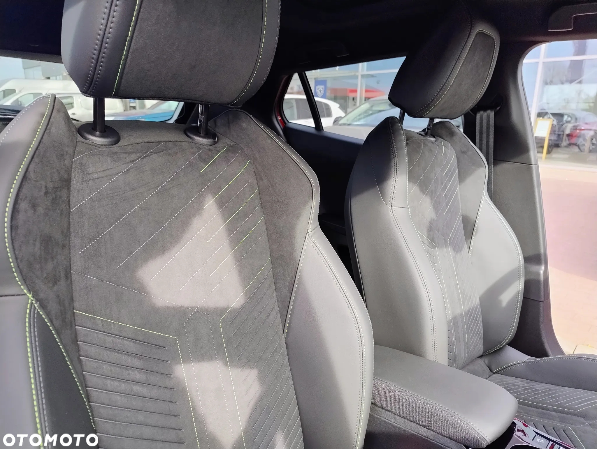 Peugeot 2008 PureTech 130 GT S&S EAT8 - 32