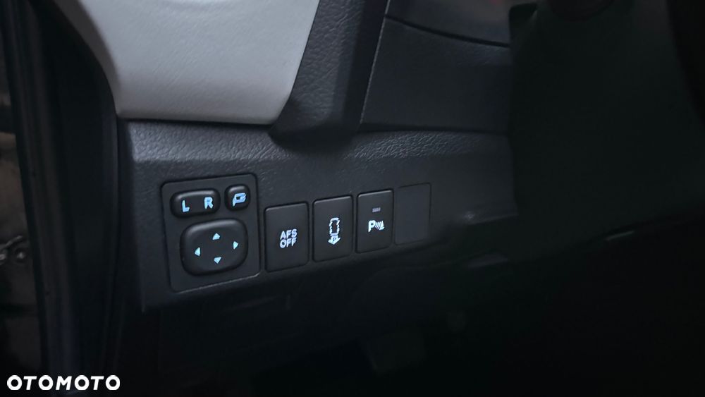 Toyota Auris 1.8 HSD Prestige NAVI - 24