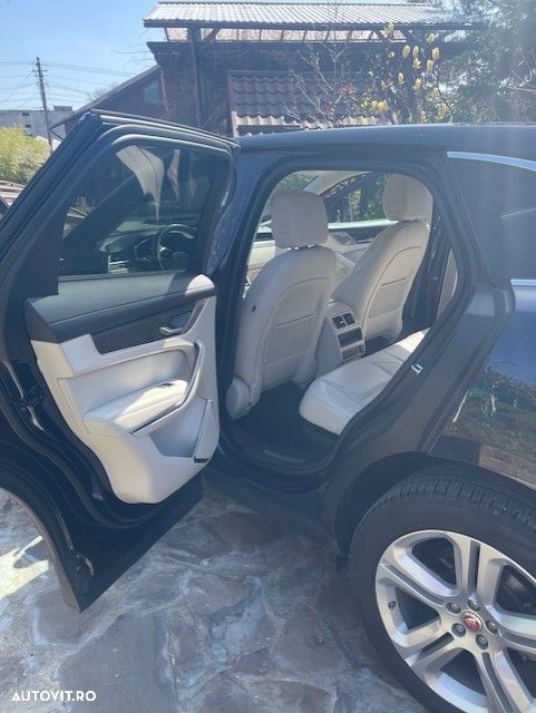 Jaguar F-Pace - 6