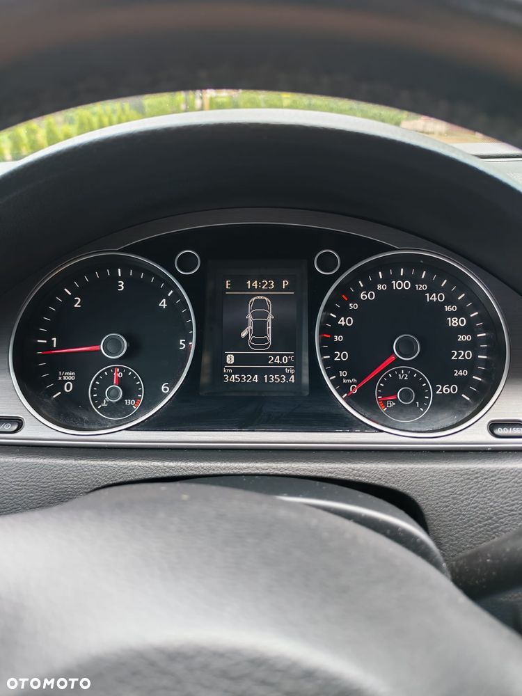 Volkswagen Passat 2.0 TDI Comfortline R-Style DSG - 18