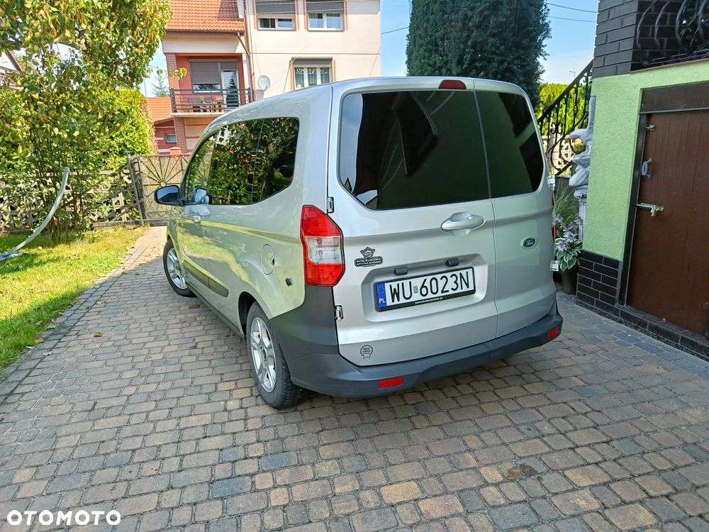 Ford Transit Courier - 4