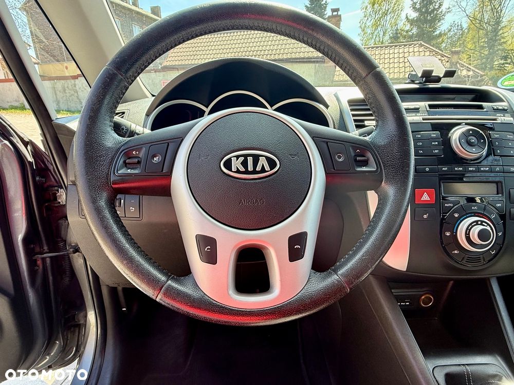 Kia Venga 1.4 CVVT Titanium Collection - 24