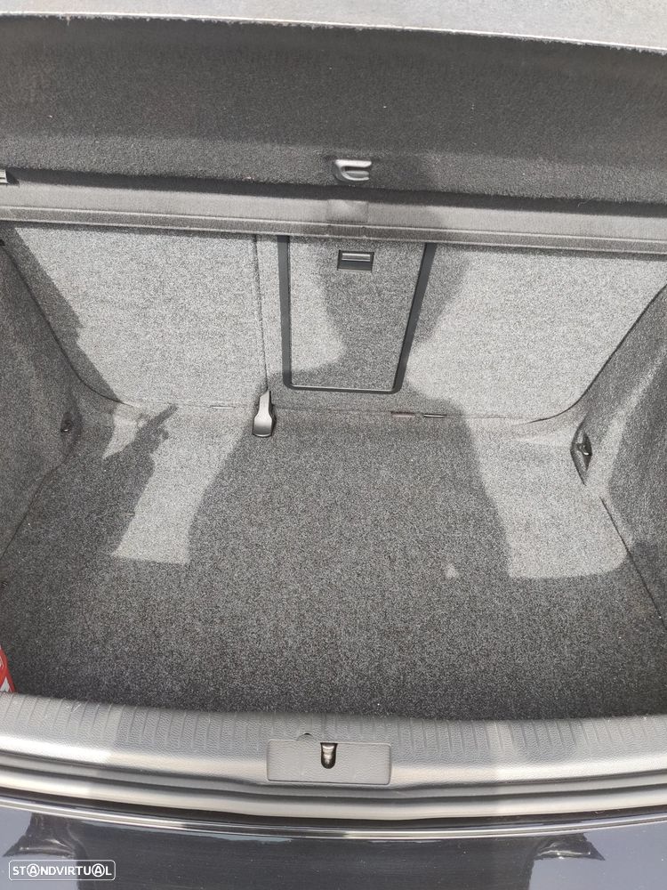 VW Golf 1.6 TDi Edition - 8