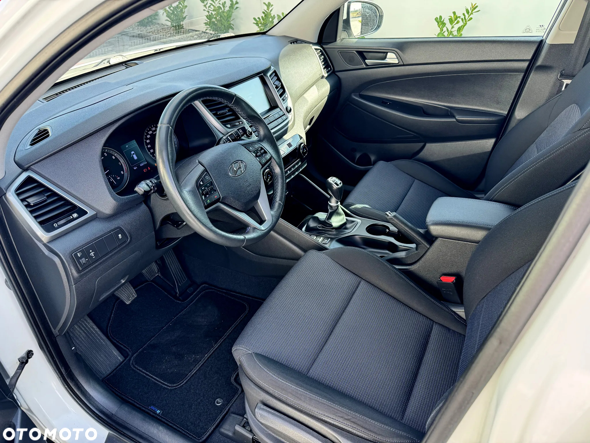 Hyundai Tucson blue 1.6 GDi 2WD Navi - 9