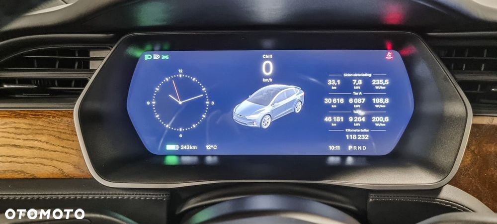 Tesla Model X - 27
